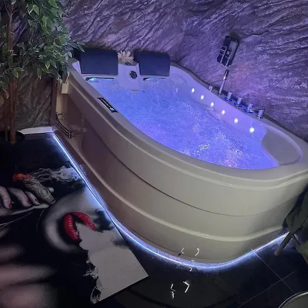 Avec Jacuzzi Privatif A Centre 10mn Des Plages Appartement