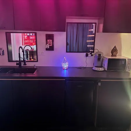 Appartement Avec Jacuzzi Privatif A Centre 10mn Des Plages