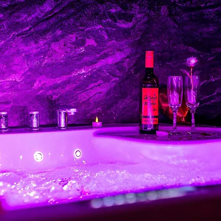 Avec Jacuzzi Privatif A Centre 10mn Des Plages