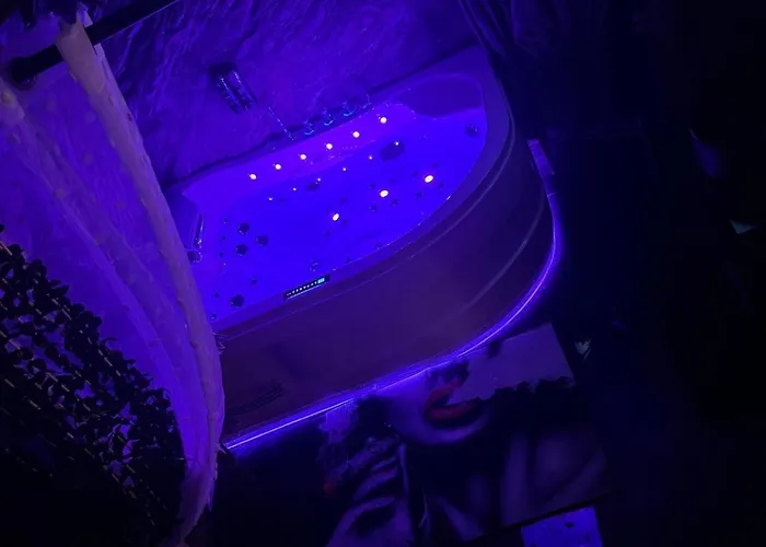 Appartement Avec Jacuzzi Privatif A Centre 10mn Des Plages