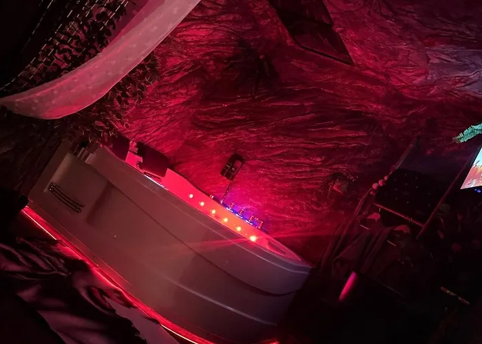 Avec Jacuzzi Privatif A Centre 10mn Des Plages Appartement *