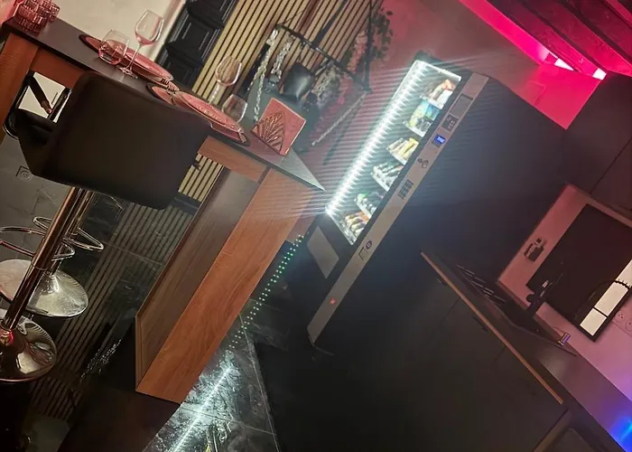 Appartement Avec Jacuzzi Privatif A Centre 10mn Des Plages Perpignan