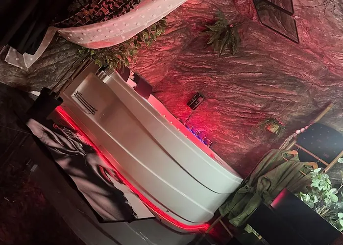 Avec Jacuzzi Privatif A Centre 10mn Des Plages Perpignan