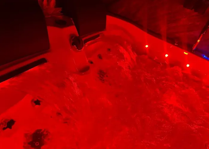 Appartement Avec Jacuzzi Privatif A Centre 10mn Des Plages